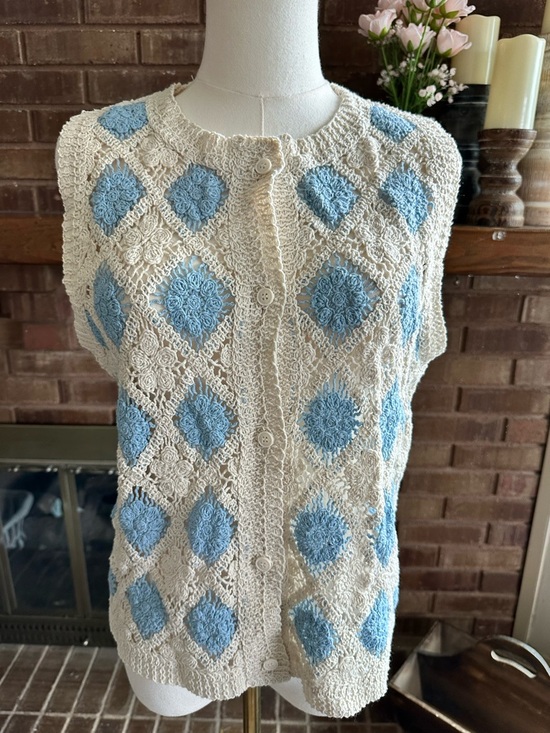 Source Unknown Sweaters - Vintage Style Boho Crochet Floral Diamond Tank Top Vest Cream Blue Small